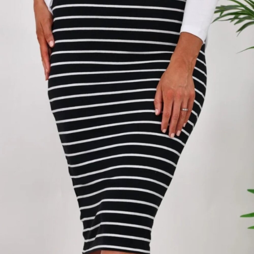 Isaac Mizrahi Size Large Stretch Black/White Striped Pencil Skirt W/Pockets